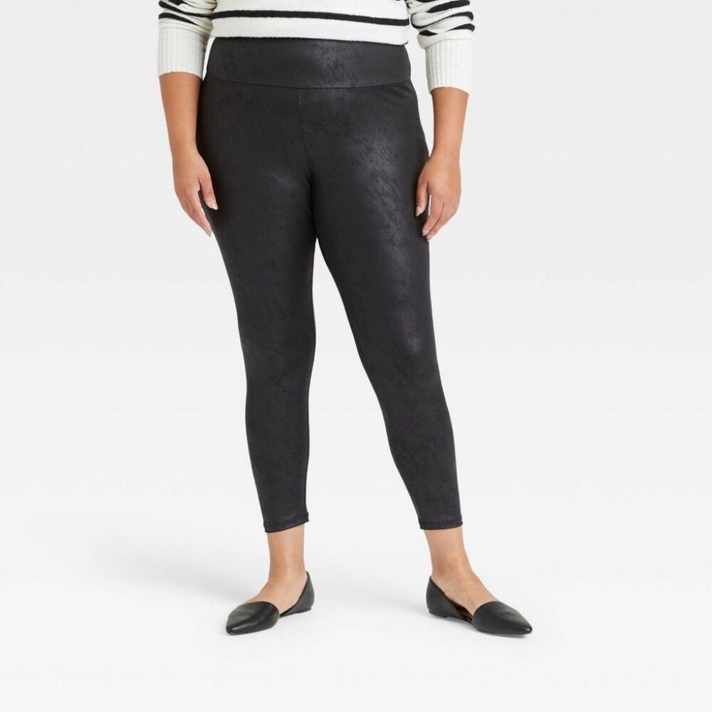 Ava & Viv Women’s Plus Size High Rise Liquid Shine Leggings Size 3X